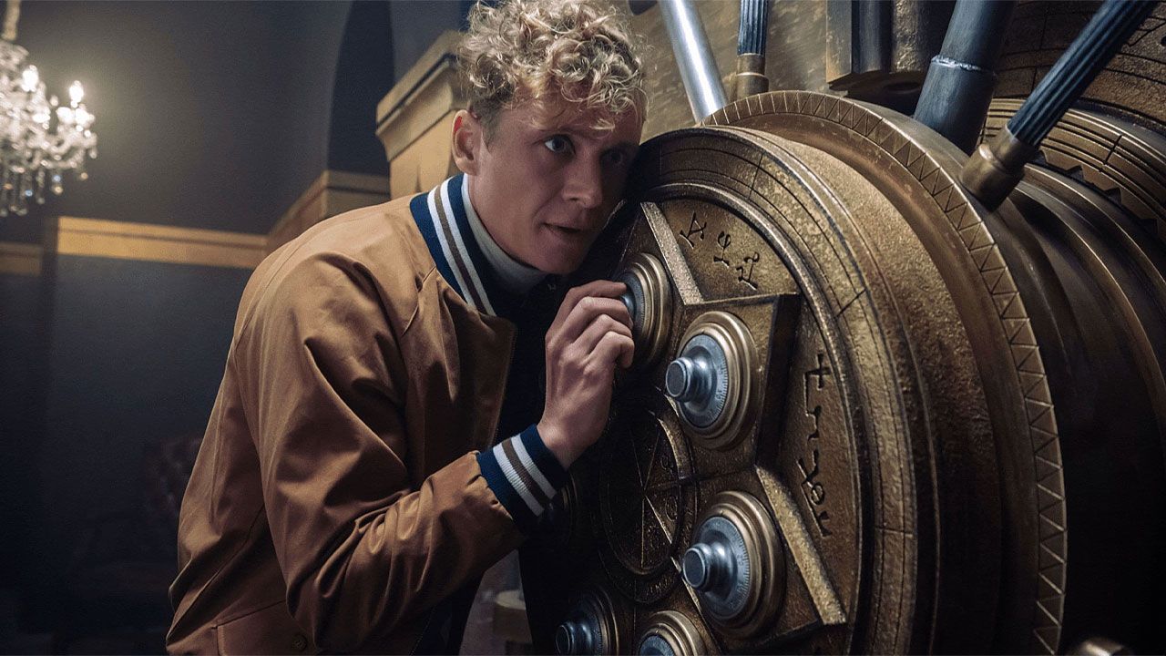 دانلود فیلم ارتش دزدان Army of Thieves 2021 با دوبله فارسی